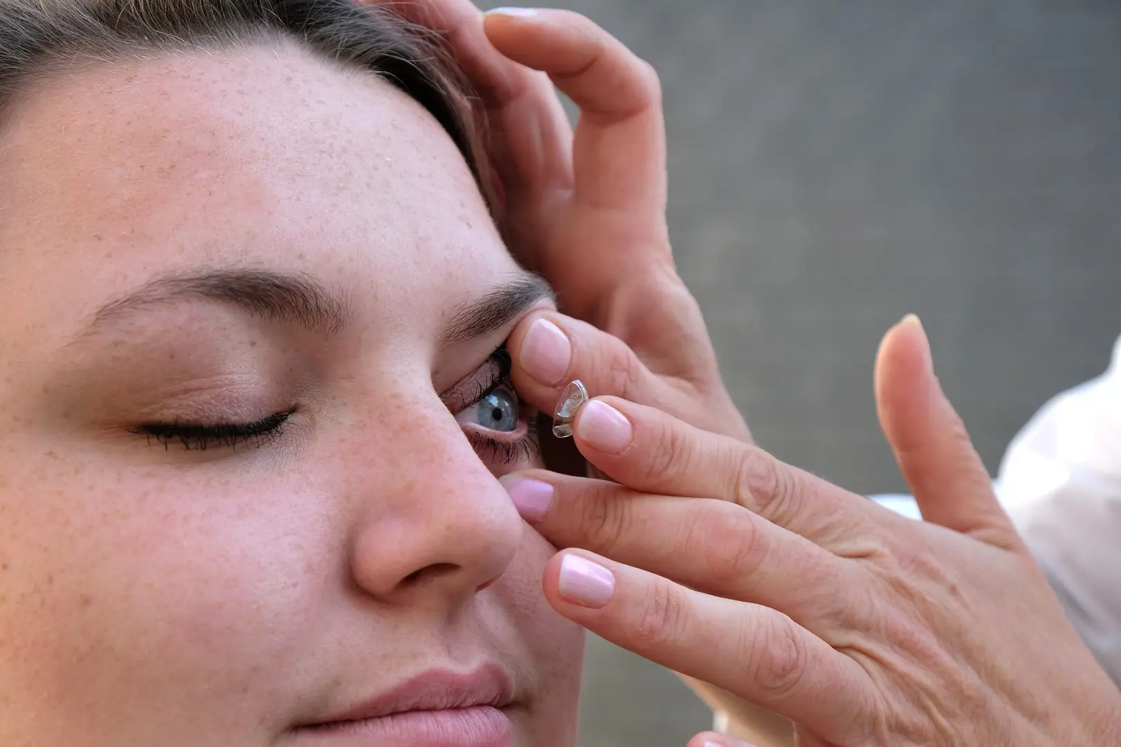 Protéger ses yeux du soleil pourquoi les lentilles sont une solution idéale dès les beaux jours